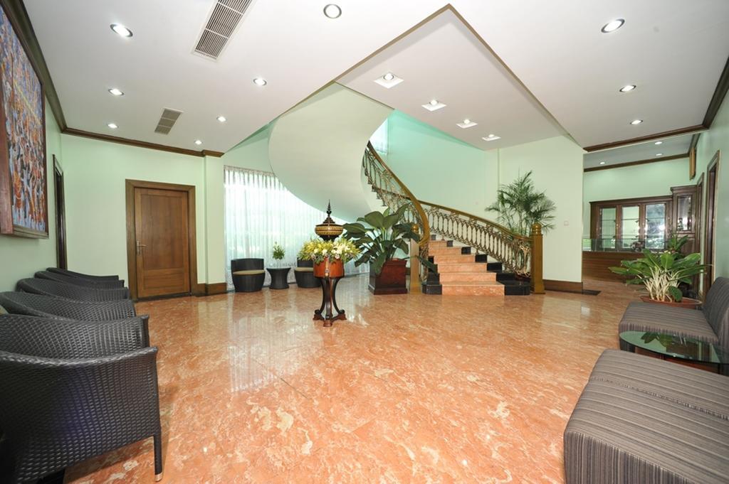 Palm Spring Resort Yangon Extérieur photo