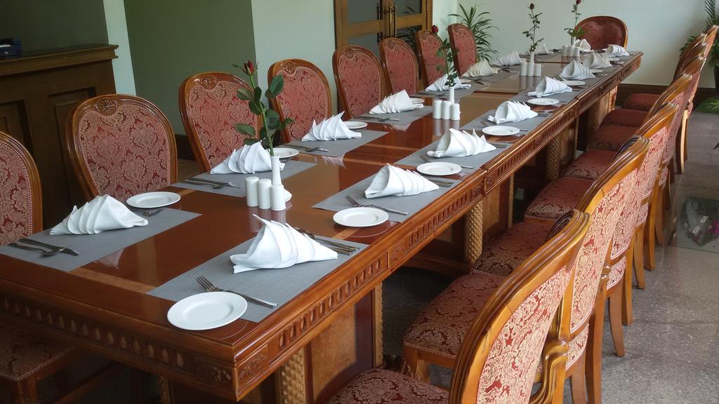 Palm Spring Resort Yangon Extérieur photo