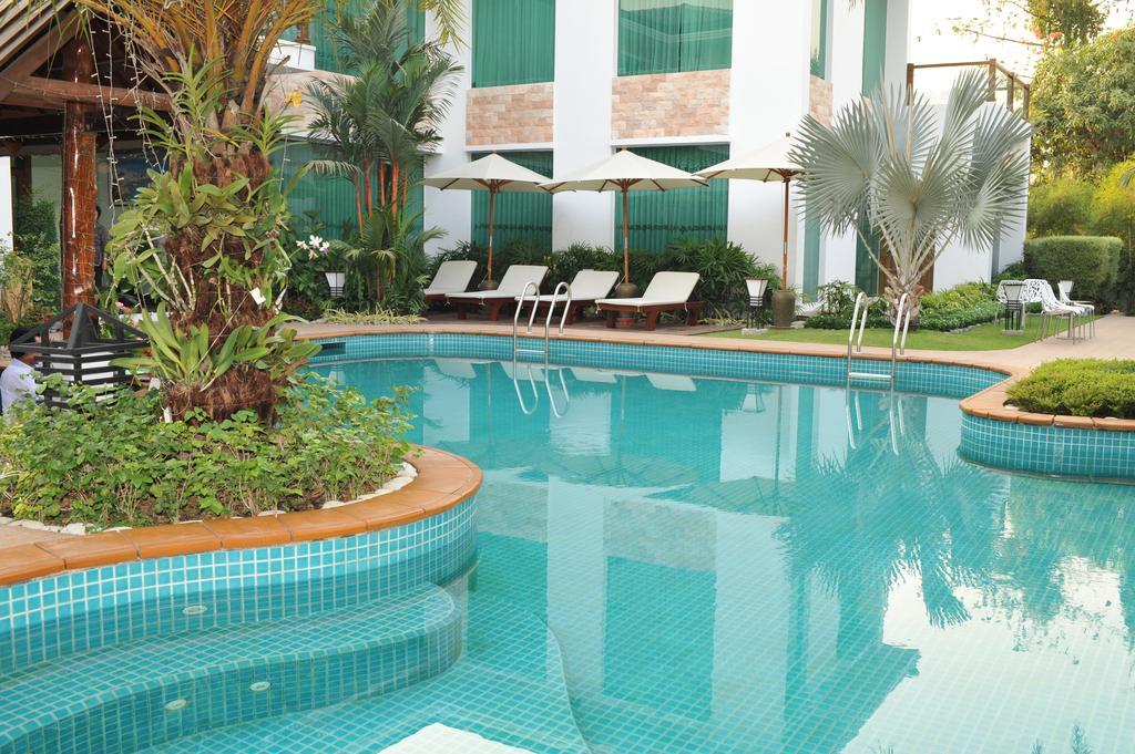 Palm Spring Resort Yangon Extérieur photo