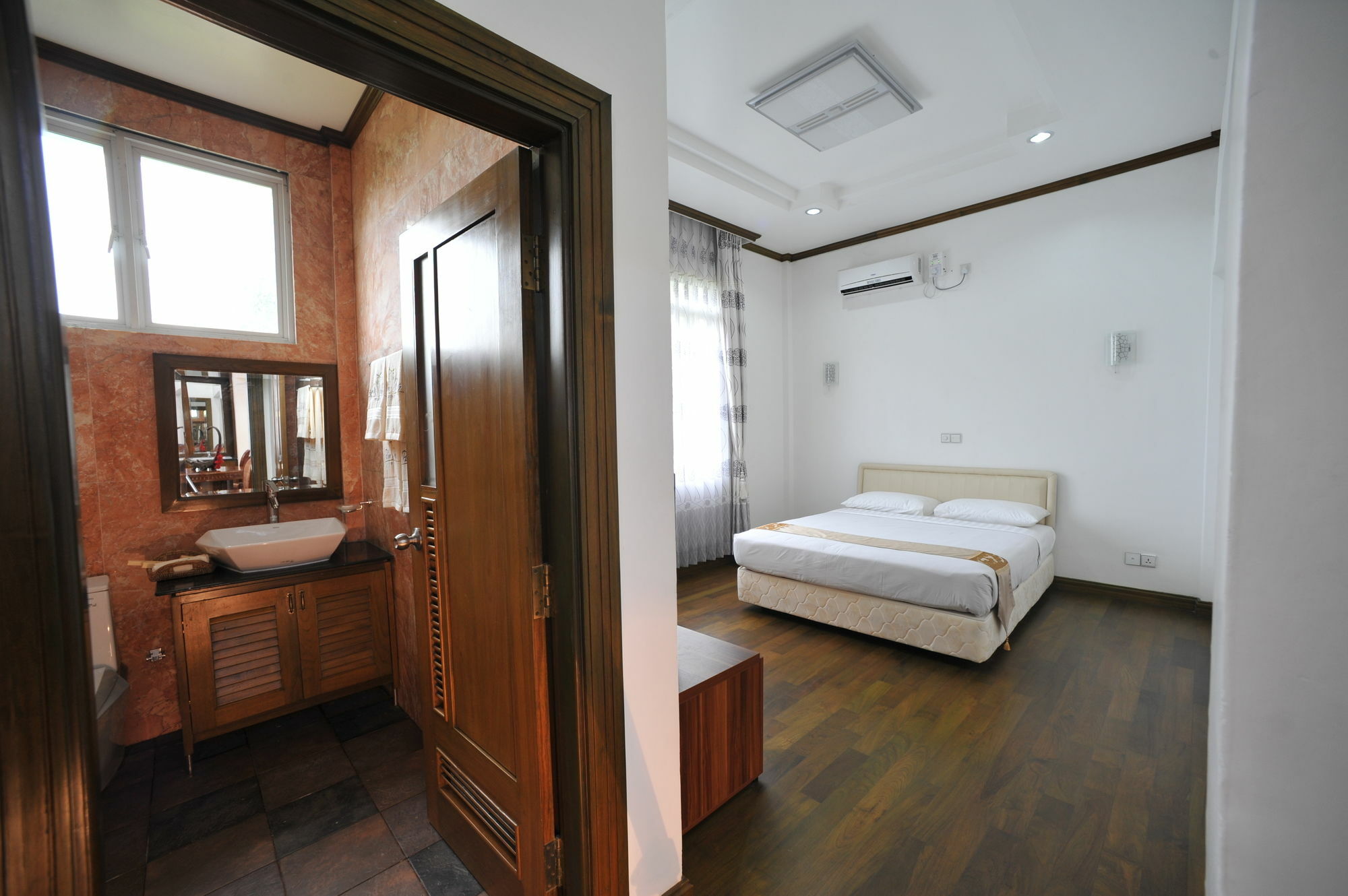 Palm Spring Resort Yangon Extérieur photo